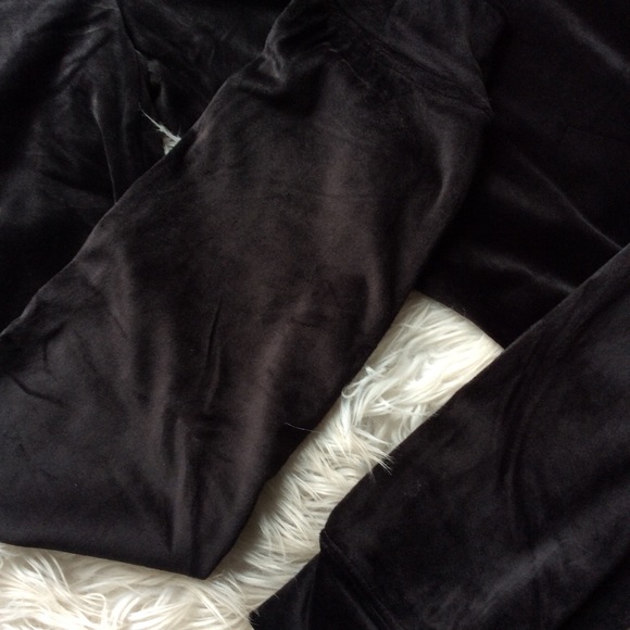 NWT House Of Harlow 1960 Velour Joggers - Picture 7 of 8